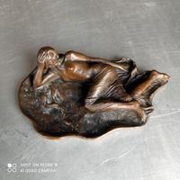 Scultura in bronzo decò cm 20x13 peso 892 g. 