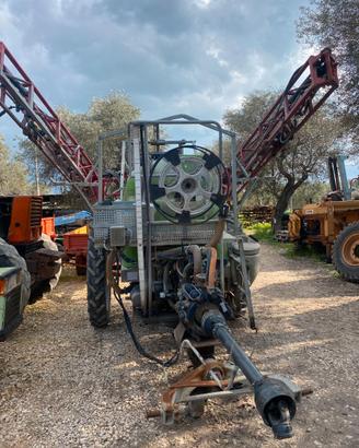 Botte diserbo trainata UNIGREEN Campo 2200 litri