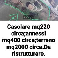 Casale con corte annesso e capannone
