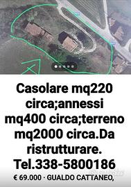Casale con corte annesso e capannone