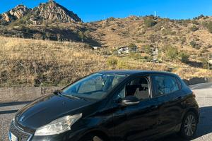 Peugeot 208 - 1.2 PureTech
