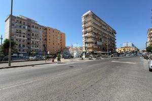 3 LOCALI A NAPOLI