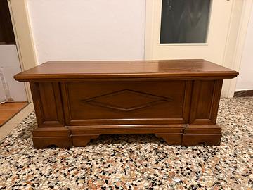 Cassapanca in legno