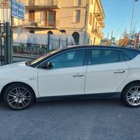 Lancia Delta 2.0 MJT 165 CV – PLATINO **EXPORT**