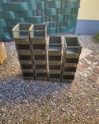 Cassette in metallo per officina