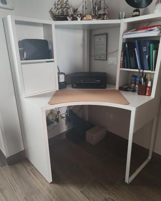 Mobile studio angolare