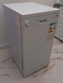Lavastoviglia beko DFS05013W