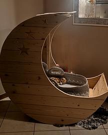 culla in legno a forma di Luna 