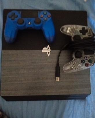 ps4 pro 1tb + 2 joystick aggiunti