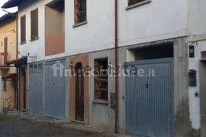 Casa indipendente in frazione Moriano