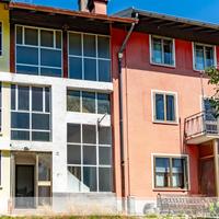 Abitazione con piccolo scoperto e vista nevegal