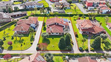 TC452 Azzano Decimo - Villa con giardino privato