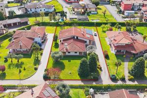 TC452 Azzano Decimo - Villa con giardino privato