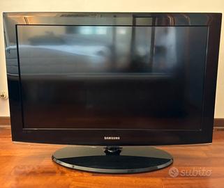 TV Samsung 32 pollici funzionante con base