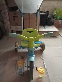 TRICICLO PASSEGGINO CON PARASOLE 