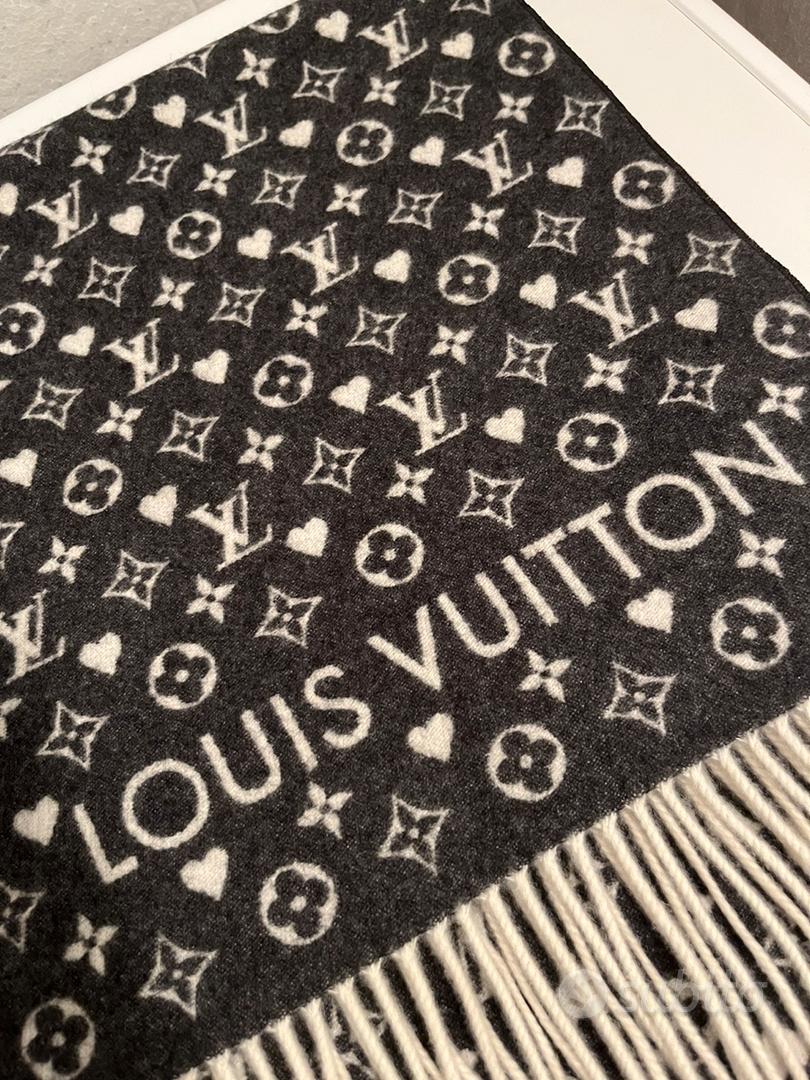 Sciarpa Louis Vuitton Cashmere - Abbigliamento e Accessori In vendita a  Prato