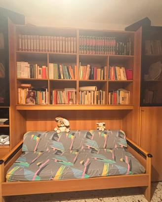 Mobile a ponte con divano letto