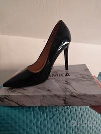 Scarpa con tacco