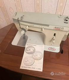 Macchina da cucire Merritt Singer con mobile e ped