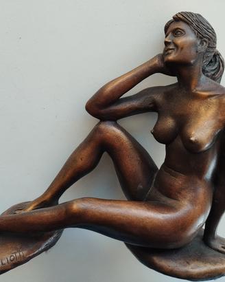 Scultura Sergio Quagliotti  Modella tra i sassi 