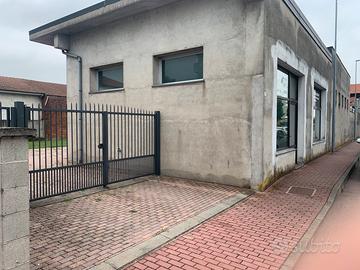 Capannone artigianale/commerciale