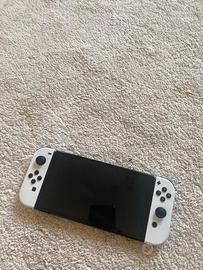 Nintendo Switch Oled—usata pochissimo