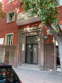 Luminoso pentavano via Amendola