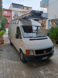 Furgone con tenda per cessata attività