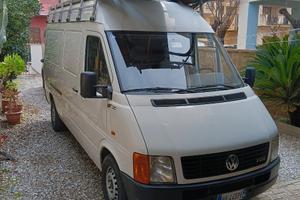 Furgone con tenda per cessata attività