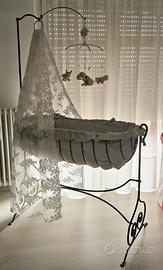 Culla d'epoca in ferro battuto