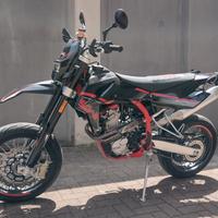 Motard SM500r 2024 con 1.600km garanzia Swm