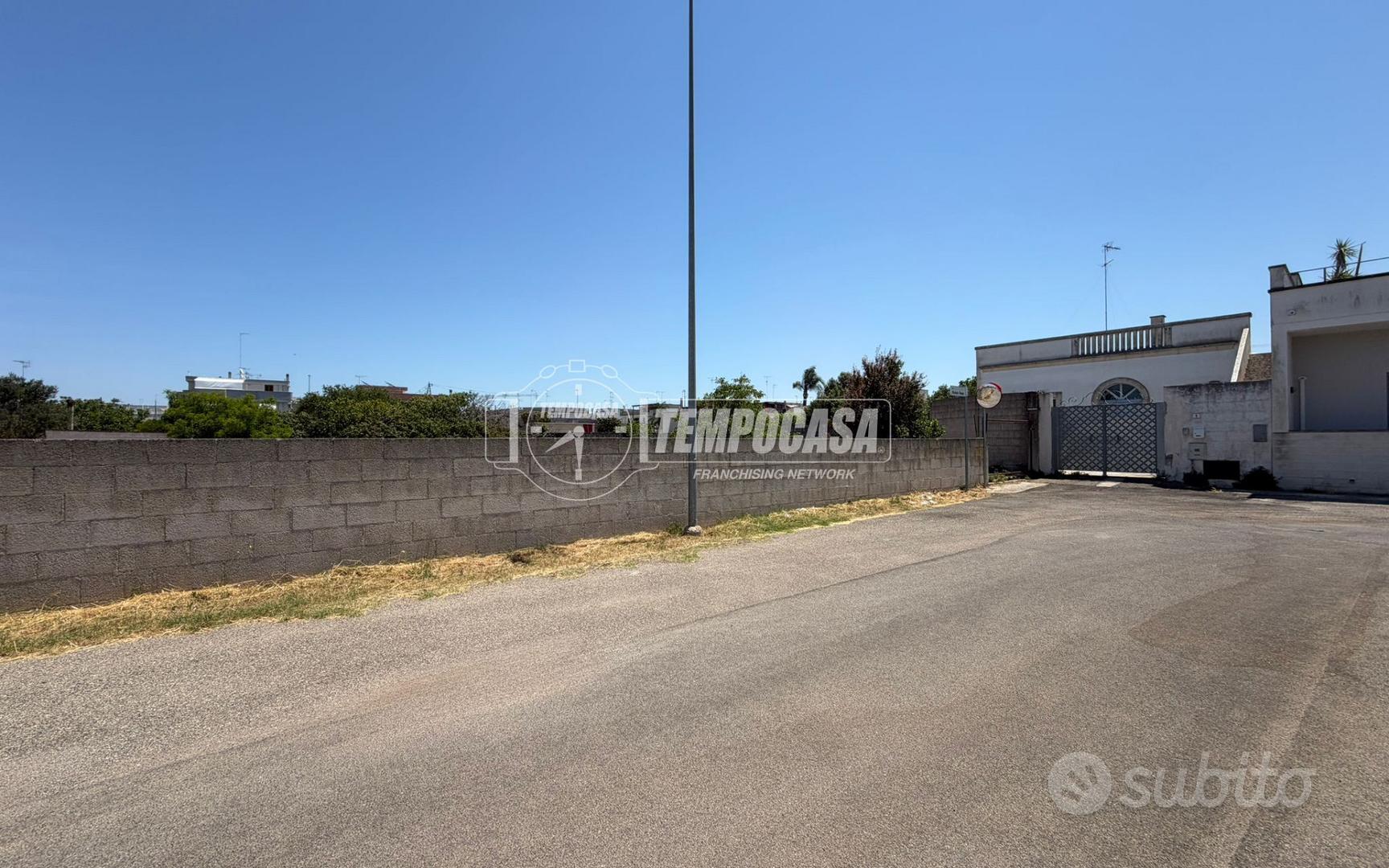 TERRENO RESIDENZIALE IN ZONA CASTROMEDIANO - Vista 2