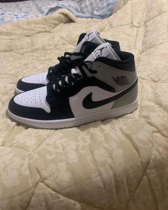 Jordan 1 Mid Uomo Bianco Nero Grigio – Come Nuove