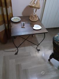TAVOLO da salotto- COMODINO