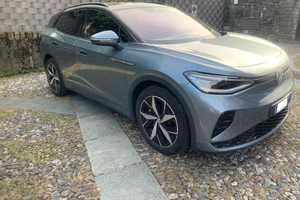 Volkswagen ID.4 GTX, batteria 77 KWh 220 KW/299 CV