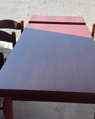 Tavolo allungabile in legno con n 6 sedie ( *