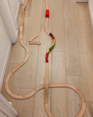 pista treni in legno 
