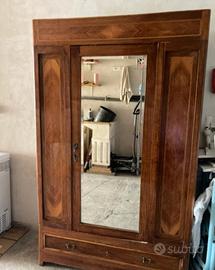 armadio vecchio stile 