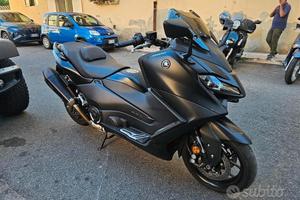 Yamaha TMAX 560 TMAX560 T-MAX 560 AKRAPOVIC