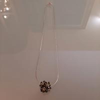 Elegante collana fatta a mano