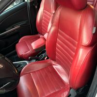 Sedili in pelle rossa per Giulietta