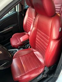 Sedili in pelle rossa per Giulietta