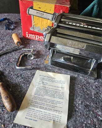 Impastatrice manuale IMPERIA stampo per ravioli