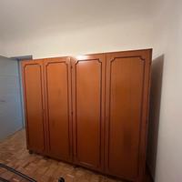 Armadio 4 ante, con cassettiera e specchio