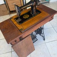 Macchina da cucire SINGER - articolo d’epoca