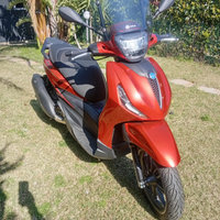 Beverly 300 hpe 2023 con 840 km