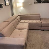 DIVANO ANGOLARE/LETTO + POUF