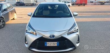 SPLENDIDA TOYOTA YARIS IBRIDA