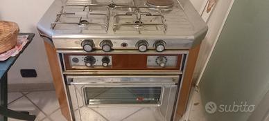 cucina Salvarani a gas con forno elettrico