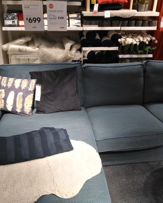 divano ikea Kivik blu 3 posti con chaise longue